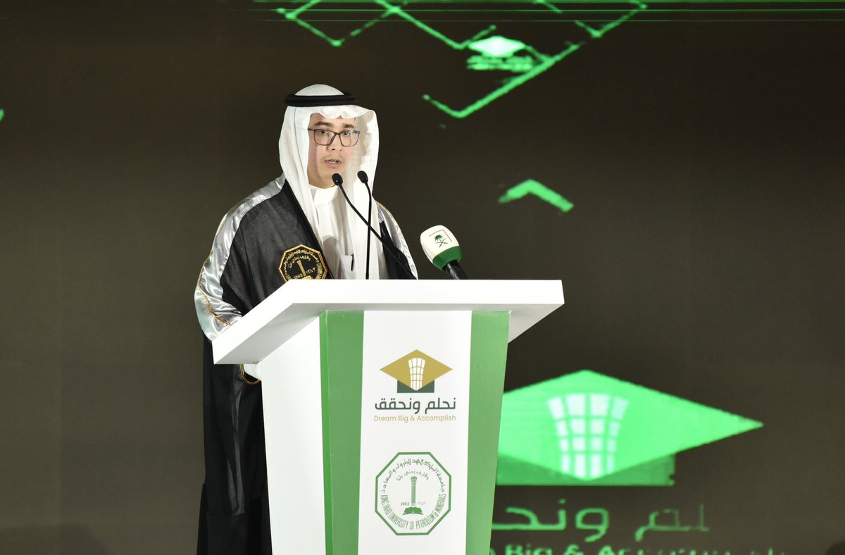 KFUPM's tweet photo. لم يكن نجاح حفل التخرج السنوي ال53 في #جامعة_الملك_فهد_للبترول_والمعادن إلا بمساهمة طلابنا المتميزين في تقديم الحفل وقراءة القرآن وكلمة الخريجين.. 

فشكراً لكم قدرَ ما اجتهدتم، بكم تزين حفلنا وازداد تألقاً! 

#حفل_تخرج_53 #KFUPM https://t.co/cPcUvFpTU3