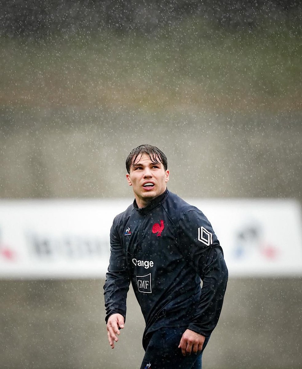 Dupont9A's tweet photo. Here comes the rain again 🏴󠁧󠁢󠁥󠁮󠁧󠁿🇫🇷 #ENGvFRA https://t.co/YfEmr8tgpm
