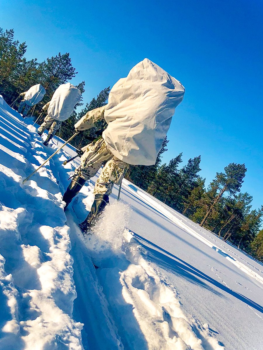 UtinJR's tweet photo. Utin jääkärirykmentin talviolosuhdeharjoitus Lapissa on edennyt kolmannen harjoitusviikon loppupuolelle. Joukon suorituskyky ja valmius ovat terävöityneet kautta linjan. Tästä on hyvä jatkaa vielä viikon verran!
#utjr #erikoisjoukot #helikopterit #valmius #suorituskyky #maavoimat https://t.co/3YOGZ9OTEz