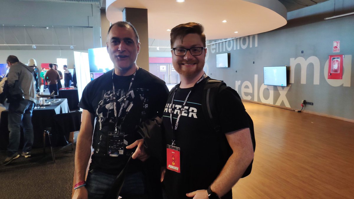 zarandija's tweet photo. @rootedcon @_JohnHammond 
Mi redhead preferido.... https://t.co/ELfhudxB0M