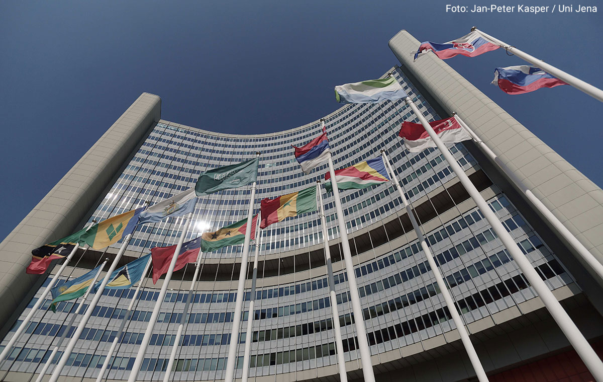 UniJena's tweet photo. Von Sonntag, 12.3., bis Donnerstag, 16.3., sind zehn Studierende @UniJena auf der #WorldMUN und vertreten in dieser Simulation der UN-Vollversammlung das Land Costa Rica. Wir wünschen allen Teilnehmenden viel Erfolg! 🙌
➡️ https://t.co/OZNaZeNRtp https://t.co/dajHyHEi4P