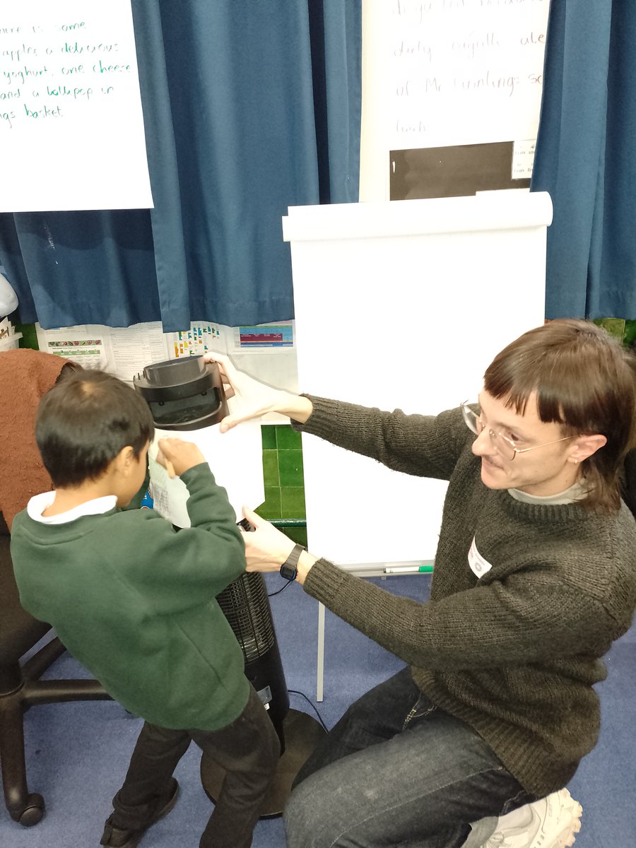 What do you get when you cross a class of budding little artists, texture rubbings, lighthouses and a little help from @bowarts? Some beautiful lighthouse collages of course!