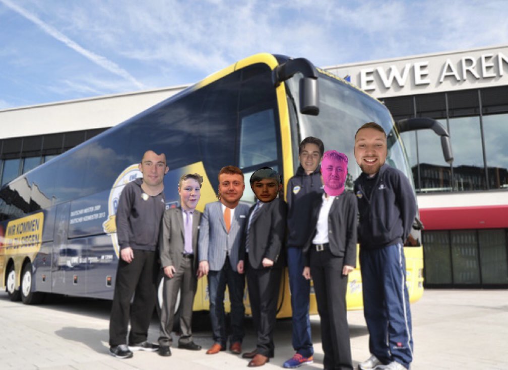 ParkRoyalFC23's tweet photo. On our way to Coxheath for our huge clash on Sunday. Time to recharge at the hotel and hopefully grab 3 points on Sunday! ⚽️💪🏻 #Wehaterob #Team #Brexitmeansbrexit https://t.co/GBMo5psaEX