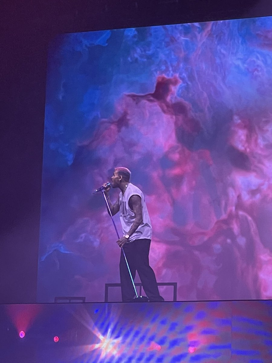 _becki_c's tweet photo. Chris Brown last night healed something within me, best concert I’ve ever been. Mans a PERFORMER and that mic was ON, I can’t even process https://t.co/DnzdXCH0qP