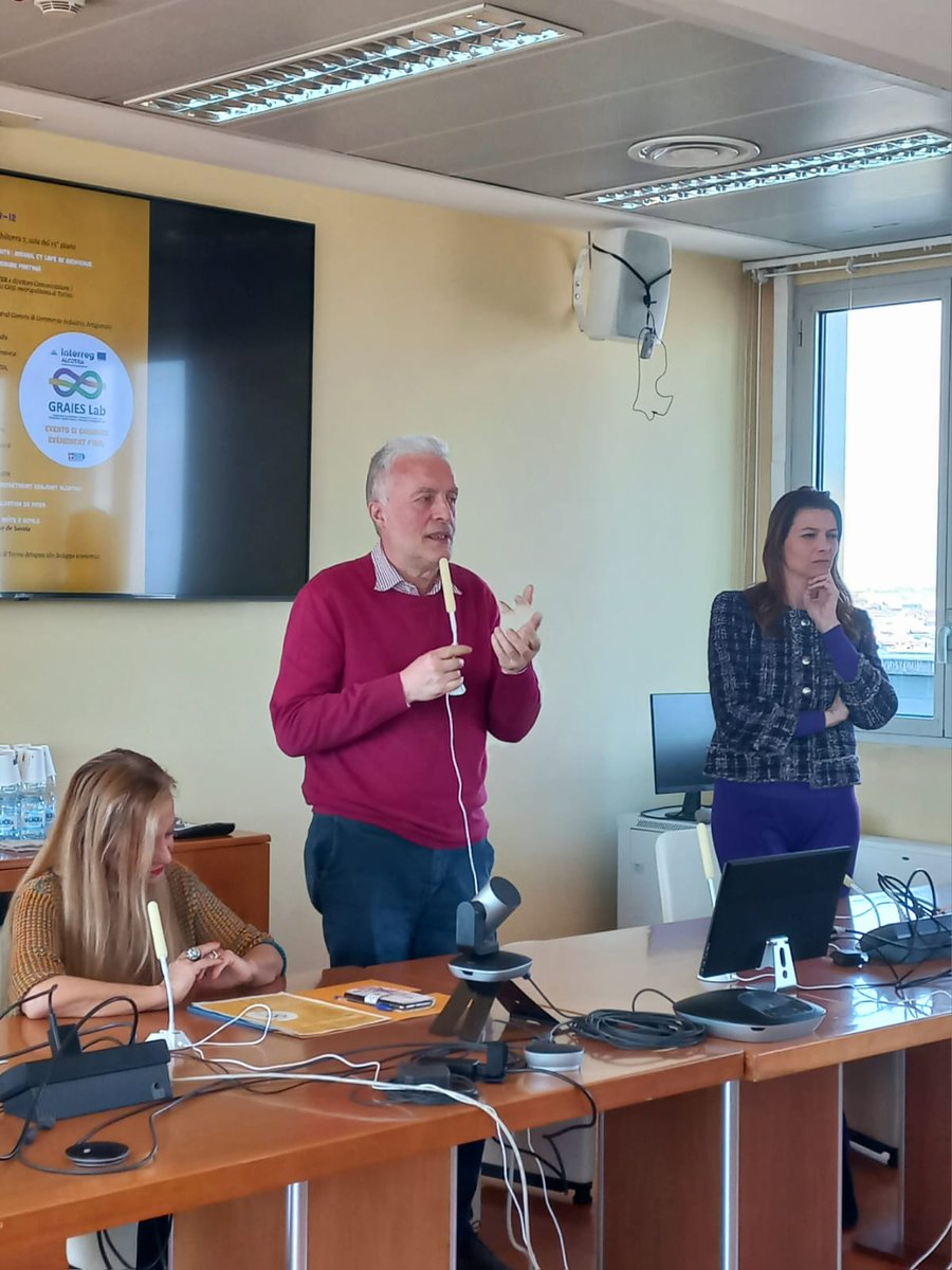 Giannicola Marengo ed Elena Pedon di <a href="/CittaMetroTO/">Città MetroTorino</a> illustrano i risultati ottenuti dal progetto #Mobilab <a href="/InterregALCOTRA/">Interreg ALCOTRA</a> 
👉Creare le condizioni per consentire alle persone (di tutte le età), alle idee e alle risorse di muoversi da e per il territorio del #PITER