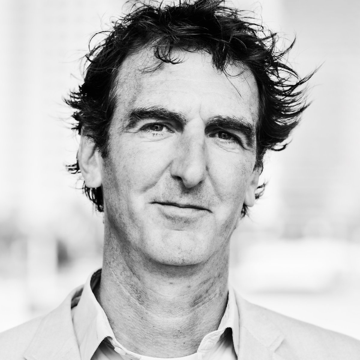 Depart_nl's tweet photo. Zes vrouwen en één man. Wij hebben de luxe van Olivier, onze eigen pusherman. En ja, hij is dus ook zeer innemend.
Ollie weet alles van online communicatie. Is een meester in monitoring. Doorgrondt moeiteloos ondoorgrondelijke algoritmes. Bestuurt dashboards als geen ander. https://t.co/H6bzT8lRh3