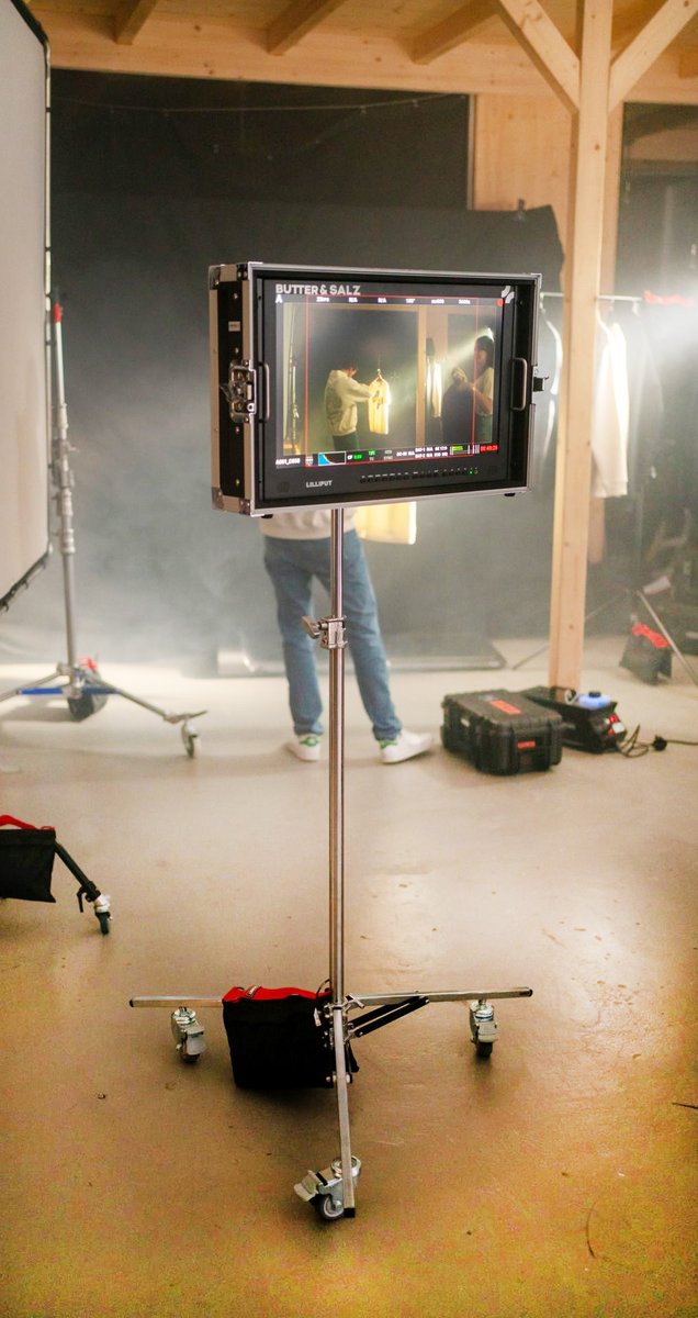 Proaim_Global's tweet image. 𝗣𝗿𝗼𝗮𝗶𝗺 𝗕𝗮𝗯𝘆 𝟱/𝟴” 𝗝𝗿. 𝗥𝗼𝗹𝗹𝗲𝗿 𝗦𝘂𝗽𝗽𝗼𝗿𝘁 𝗦𝘁𝗮𝗻𝗱 𝘄 𝗪𝗵𝗲𝗲𝗹𝘀 - Get a stunning solution for optimum elevation and efficient maneuverability for your gear around studio. 
Buy Now: proaim.com/RollerStand
.
#videomakers #photographers #lightstand