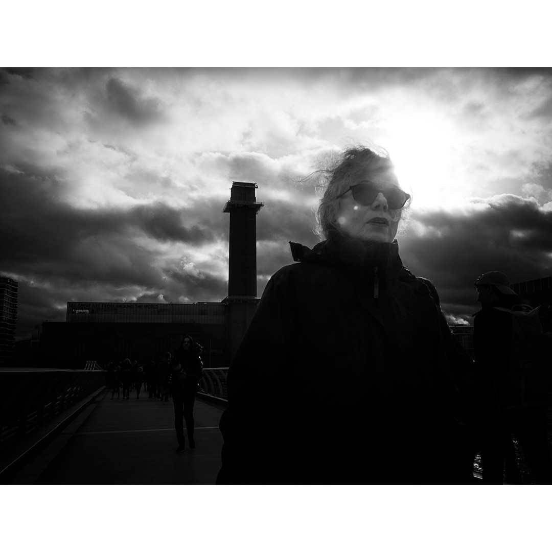 FVerolino's tweet photo. La donna
.
.
Adoro l'atmosfera British. LondraVelata in partenza per Maggio'23
.
.
#BNW_PORTRAIT #SPICOLLECTIVE #STREETPHOTO_BNW #IG_STREET #STREETPHOTOGRAPHY #STREETPHOTOGRAPHERS #CAPTURESTREETS #BNW_PHOTOGRAPHY #IG_STREETPHOTOGRAPHY #LISBOALOVERS #STREETS_STORYTELLING #BNWLIFE https://t.co/S3XAMWuOYj