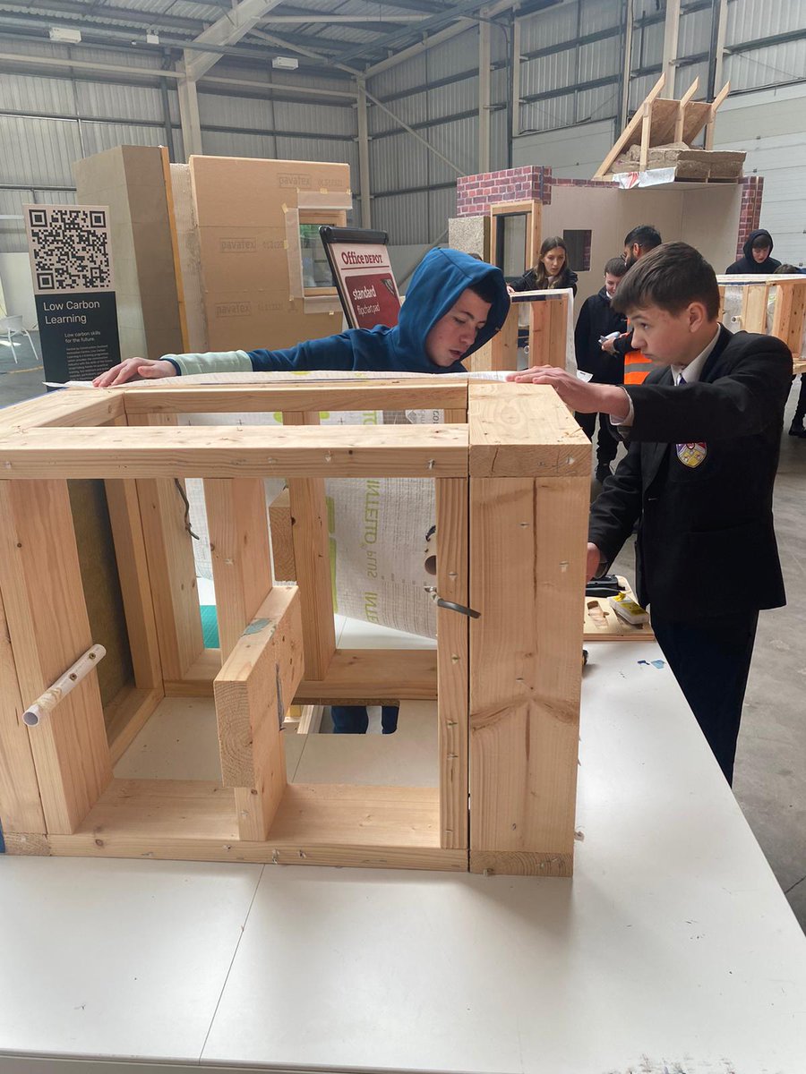 On Wednesday, some of our S3 pupils attended a Retrofit workshop with @BE_STbuild This was an excellent opportunity for our young people to work with an employer &show off their skills. Thank you for hosting us! #raisethebarr @BarrheadHighSch #SAW2023