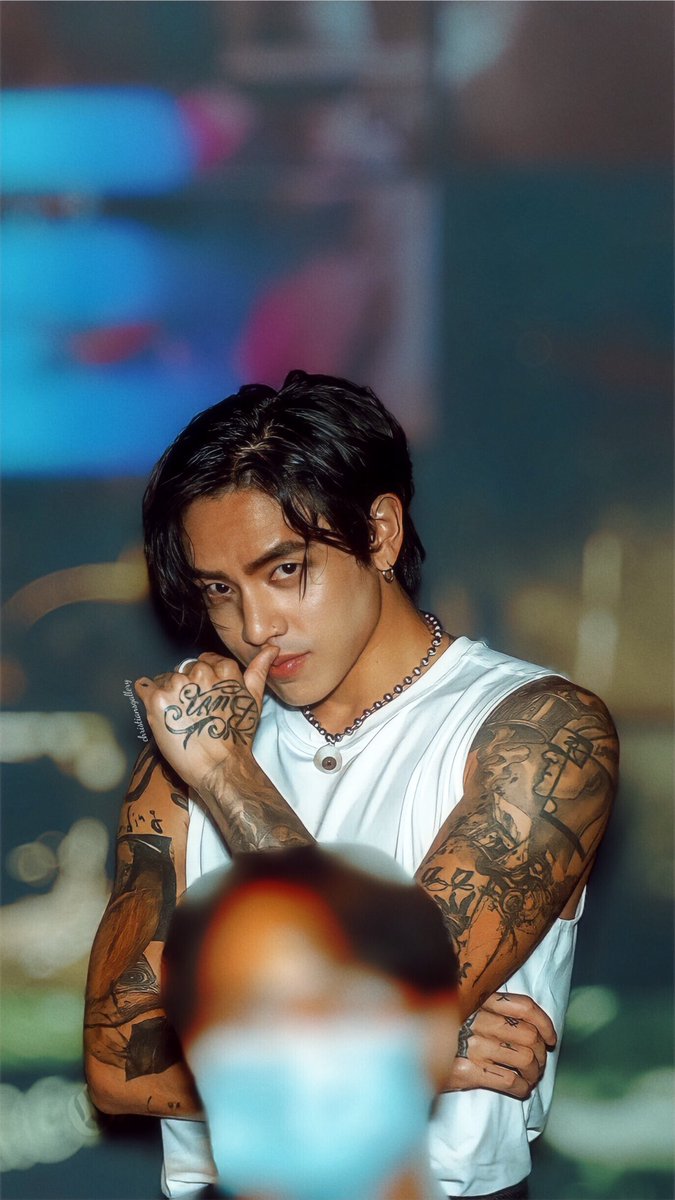 christiansgallery tweet media