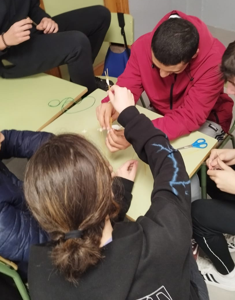 AreaEmpleoFSMLR's tweet photo. 📌 #WakeUPVocation ha celebrado #talleres prácticos sobre #orientaciónlaboral en #centroseducativos de España, Italia y Croacia 🆒 ¡Han participado +750 estudiantes, 100 familias y 30 docentes! Serán la base para desarrollar un manual metodológico 👍 https://t.co/hMjWAjuamf https://t.co/tAYkH9Ns6u