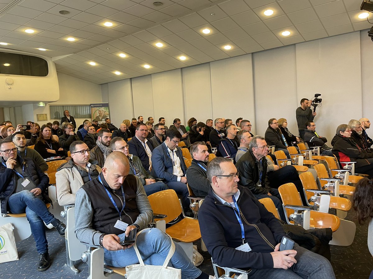 Le premier forum du gaz rassemble ce matin 150 <a href="/ProsduGaz/">PG - Professionnel du Gaz</a> en Lorraine avec <a href="/GRDF/">GRDF</a> <a href="/SYNASAV/">SYNASAV</a> <a href="/FFBatiment/">FFB - Fédération Française du Bâtiment</a> <a href="/capeb_fr/">La CAPEB</a> pour porter ensemble #sobriété #GazVert au service du million de clients en <a href="/regiongrandest/">Région Grand Est</a> millions de clients  qui bénéficient du gaz aujourd hui et demain avec