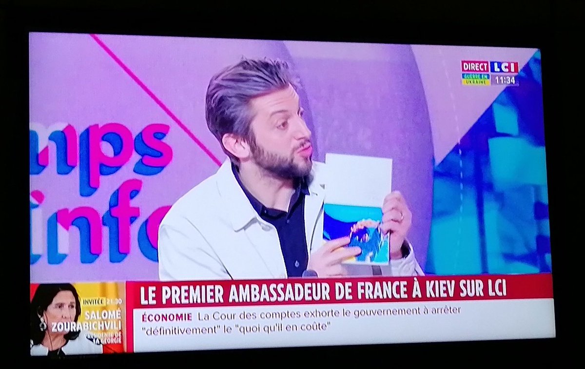 En direct
Hugues Pernet invité de @PaulLarrouturou et @EliMartichoux sur @LCI
 #toutestpol
Pour son livre 'Journal du premier ambassadeur de France à Kiev' @Ed_Flammarion ↘️🎙️