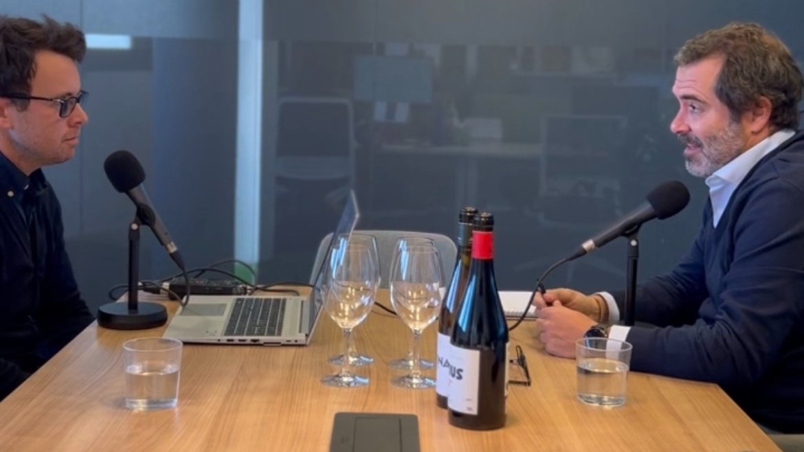 🎙️ Nuevo episodio de #SalaDeCata

Charlamos con Hugo Ortega de <a href="/altapavina/">Alta Pavina</a> 

Repasamos con él la trayectoria de la bodega y de su singular expresión de la #pinotnoir

"La Pinot noir nos transmite los sentimientos más primarios del mundo del vino"

spoti.fi/3l6EddB
