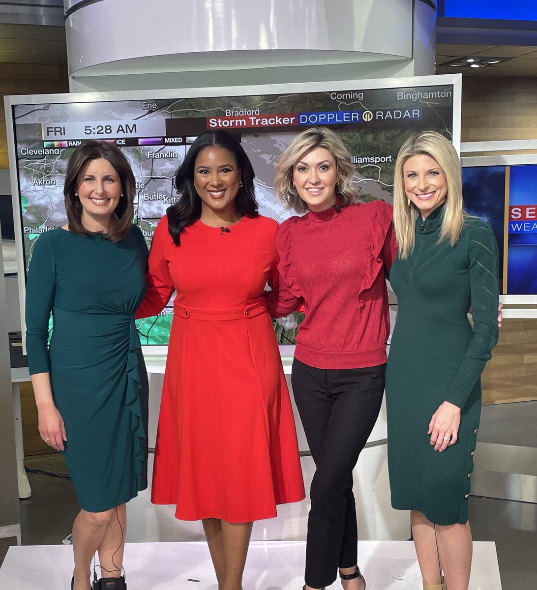 kamenta's tweet photo. Apparently we’re celebrating Christmas today 🤔🎄. #290Days #wpxi https://t.co/yvZkrAOaZX