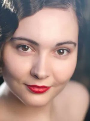 Hear the captivating voice of <a href="/SarahJWarren3/">Sarah J Warren</a> <a href="/actorschurch/">The Actors’ Church</a> 26 Mar. Singing from Coward's #Operetta #Bittersweet She is a classically trained #Soprano &amp; an #IntegratedTheatre maker. Worked with <a href="/graeae/">Graeae</a> <a href="/DH_Ensemble/">The DH Ensemble</a> and AD of <a href="/LivesO9lives/">09 Lives</a> and often plays #TheFool in Shakespeare