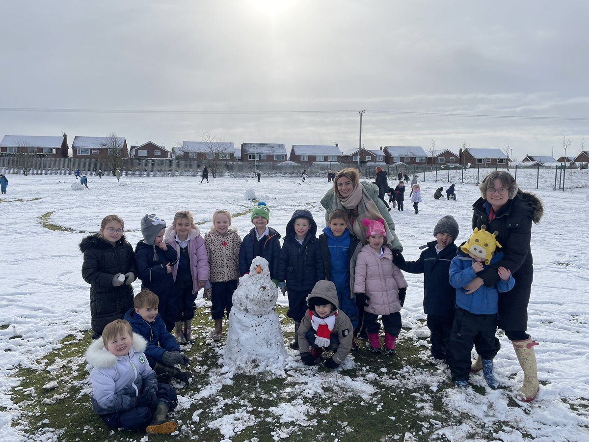 Miss Nesbit (@missnesbitremat) on Twitter photo ☃️ We built a Snowman! ☃️ Fun in the show for <a href="/ShoresideRec/">Shoreside Reception</a> this morning ❄️ <a href="/Shoreside1234/">Shoreside Primary School</a> <a href="/MrPowerREMAT/">Mr Power</a> <a href="/MissKnipeREMAT/">Miss Knipe</a> ☃️ We built a Snowman! ☃️ Fun in the show for <a href="/ShoresideRec/">Shoreside Reception</a> this morning ❄️ <a href="/Shoreside1234/">Shoreside Primary School</a> <a href="/MrPowerREMAT/">Mr Power</a> <a href="/MissKnipeREMAT/">Miss Knipe</a>