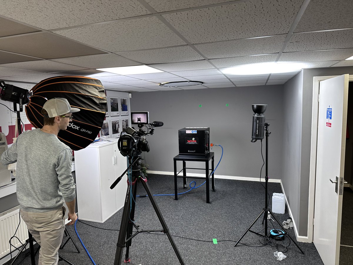 UnicInternation's tweet photo. More videos being add to the YouTube channel. 

After a few days recording and turning an office in a temporary studio.

#sprayguncleaners #solventrecycling #aerosolrecycling #cancrushing #vocreduction #protecWash #workingwithnature #papercompactor #madeinuk https://t.co/goag7qXjq6