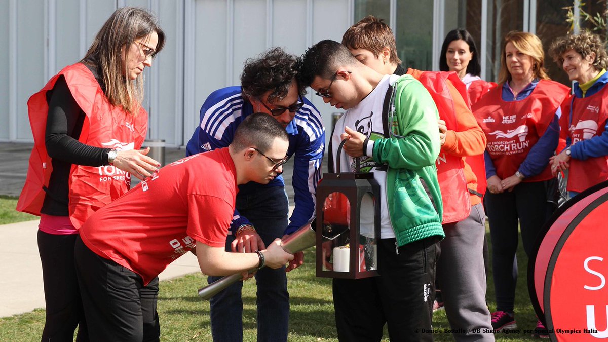 intesasanpaolo's tweet photo. Gli Special Olympics vedranno impegnati come volontari molti colleghi di Intesa Sanpaolo che si sono spontaneamente candidati e che, grazie alla Banca del Tempo, avranno la possibilità di affiancare gli atleti in gara divenendo parte attiva dei  Giochi.
#DiversityandInclusion https://t.co/UWzDlj2yUb