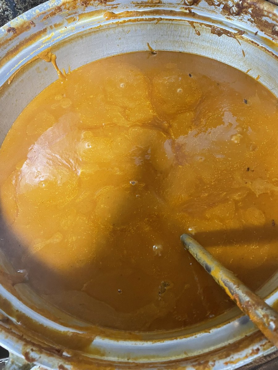 明日の広島駅北口の車椅子バスケットボールで販売するキーマカレー🍛バターチキンカレーを仕込みしてます😃3日間かけて今日仕上がりました😊皆様の胃袋をしっかり満たせるように明日も頑張ります🚚沢山の方のご来場🏀ご利用🍛をお待ちしております🙇‍♂️