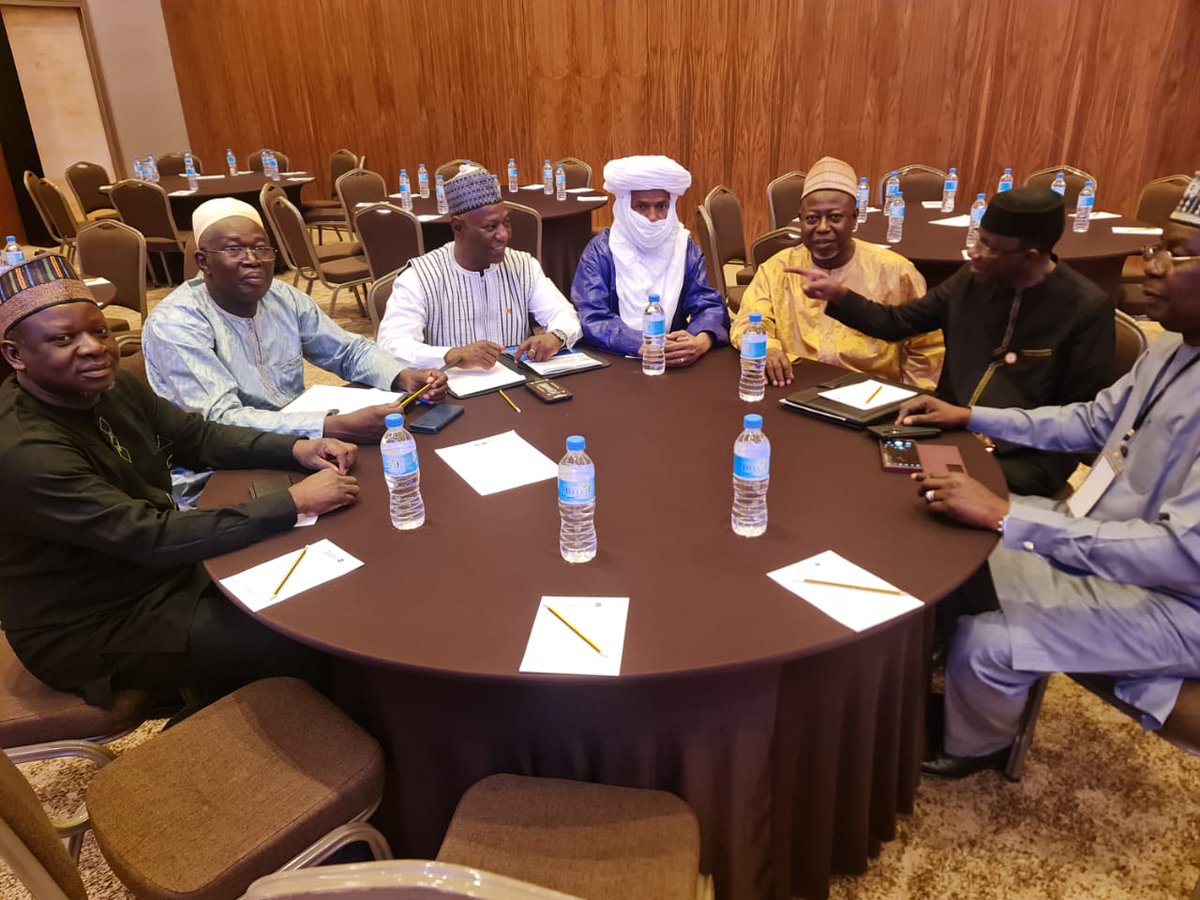 PCRSSMali's tweet image. #PCRSS - JOUR 2 Comité Régional de Coordination 
Le Mali participe avec une forte délégation de 13 membres, conduite par M. Fadeby DOUMBIA représentant du @MEF_Mali et M. Oumarou CAMARA Coordinateur du @PCRSSMali 
ENSEMBLE POUR UN SAHEL STABLE ET RESILIENT !