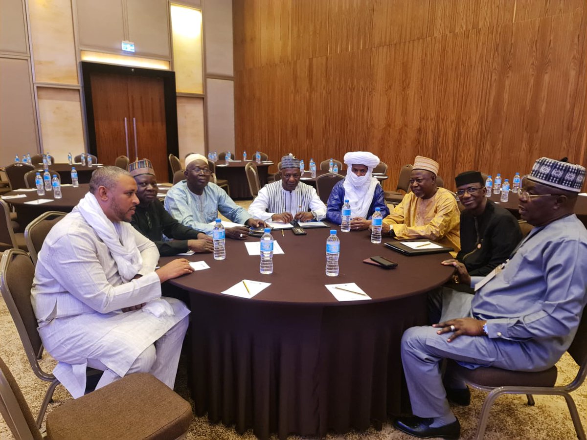 PCRSSMali's tweet image. #PCRSS - JOUR 2 Comité Régional de Coordination 
Le Mali participe avec une forte délégation de 13 membres, conduite par M. Fadeby DOUMBIA représentant du @MEF_Mali et M. Oumarou CAMARA Coordinateur du @PCRSSMali 
ENSEMBLE POUR UN SAHEL STABLE ET RESILIENT !