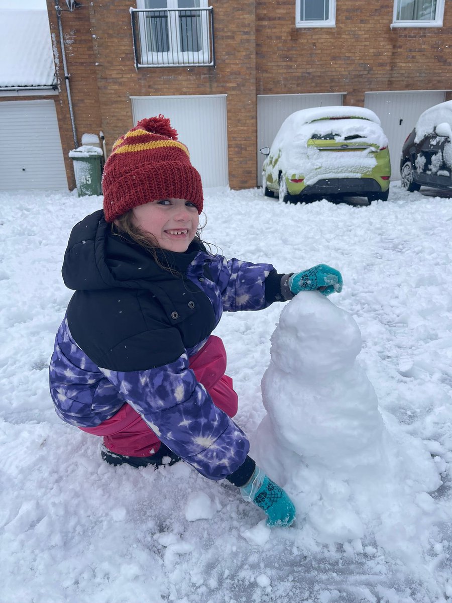 RebeccaGlassbr1's tweet photo. “Do you wanna build a snowman?”☃️❄️M ticking off number 25 in the family section of the #embarkaward this morning with her little brother and next door neighbour @RiddingsJnr @ShrewsburyRJS @embarkfed https://t.co/2oT4uHgiwb