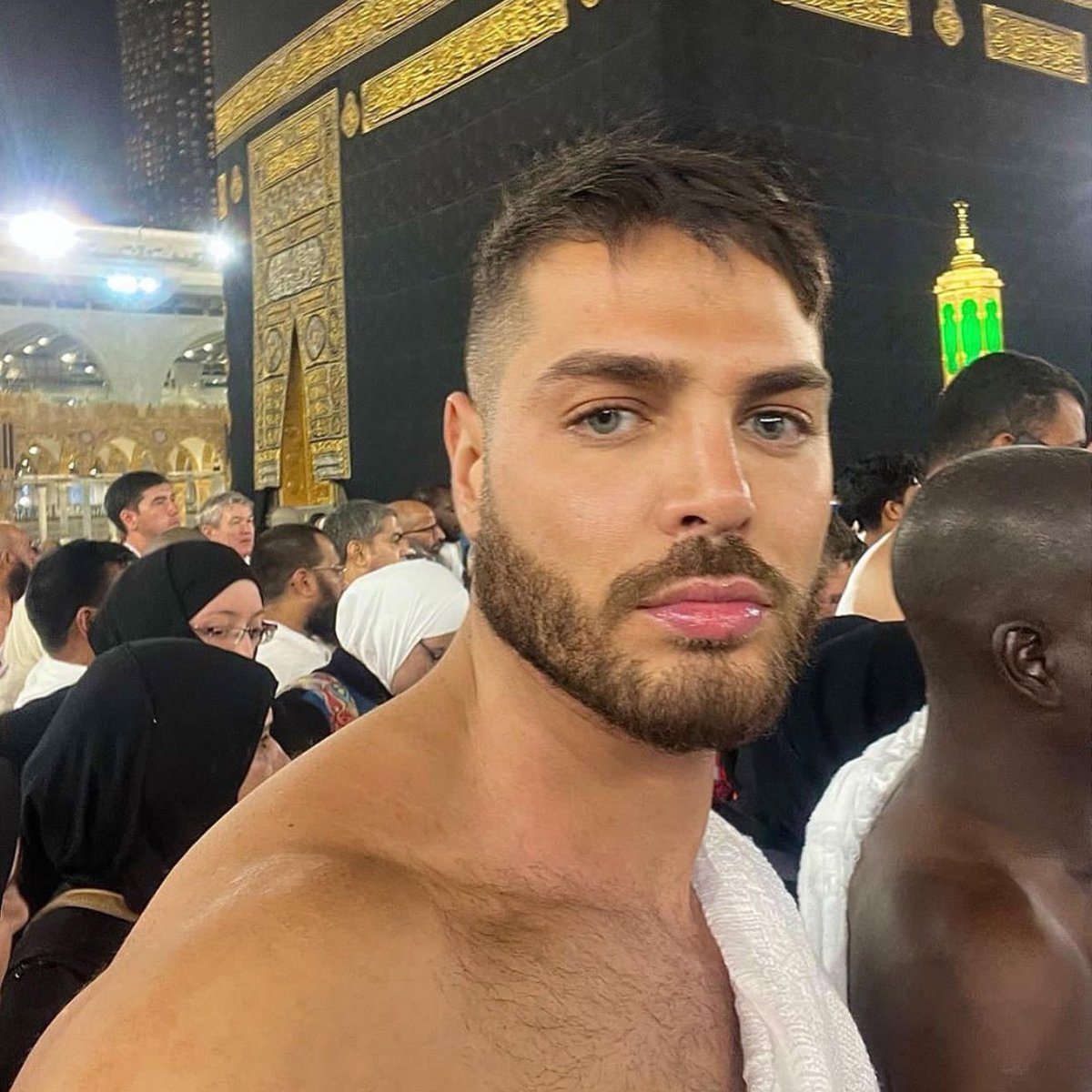 ط👁️ on Twitter: "واقعا پسر خوشگل، خوشگل نيست، يه روزي اين رو میفهمید."