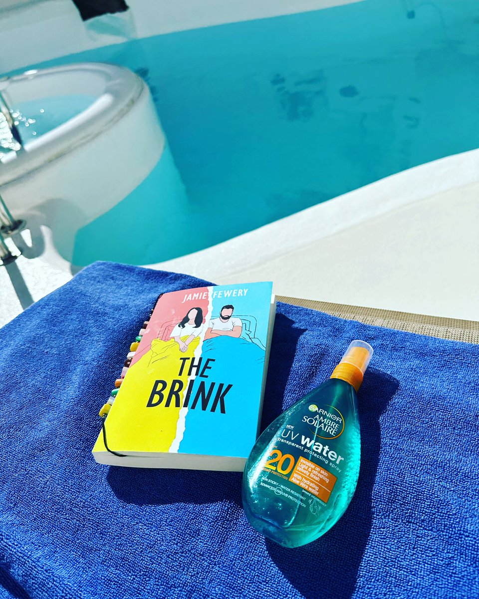 annecater's tweet image. Holiday reading #booktwo #thebrink @jamiefewery @Legend_Times_