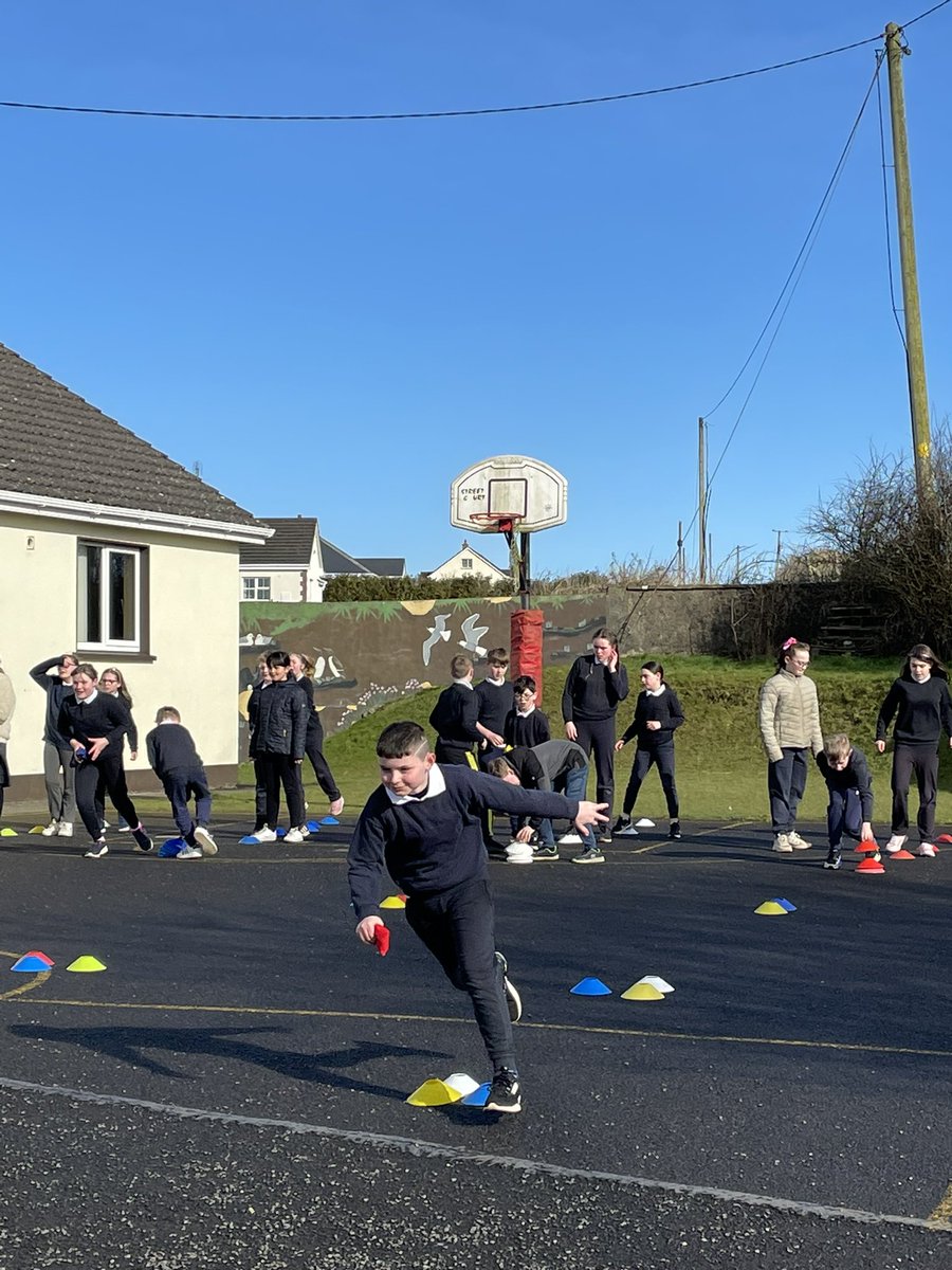 lacken_ns's tweet photo. Sneachta? Cén sneachta? We love a sunny Friday 😎😁míle buíochas arís @MichaelFitzmau8 @MayoGAACoaching @ActiveFlag @SnaGaeilge https://t.co/PR9MehVJcW