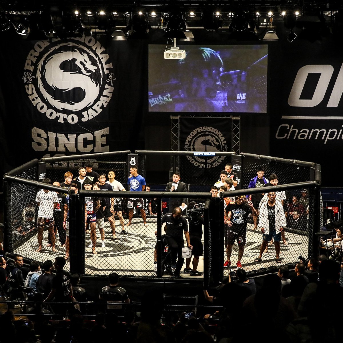 xshooto's tweet photo. 修斗年間表彰アンケート
2022年に行われた全てのプロ公式戦&amp;新人王トーナメントから
・MVP
・ベストバウト
・MIP（最も成長した選手）
各項目をお答え頂き、ハッシュタグ→ #shooto2022 を付けて呟いてください。〆切は本日22時まで！
プロ修斗日本全国各地で開催しています！ https://t.co/Td5QHLVL6Y
