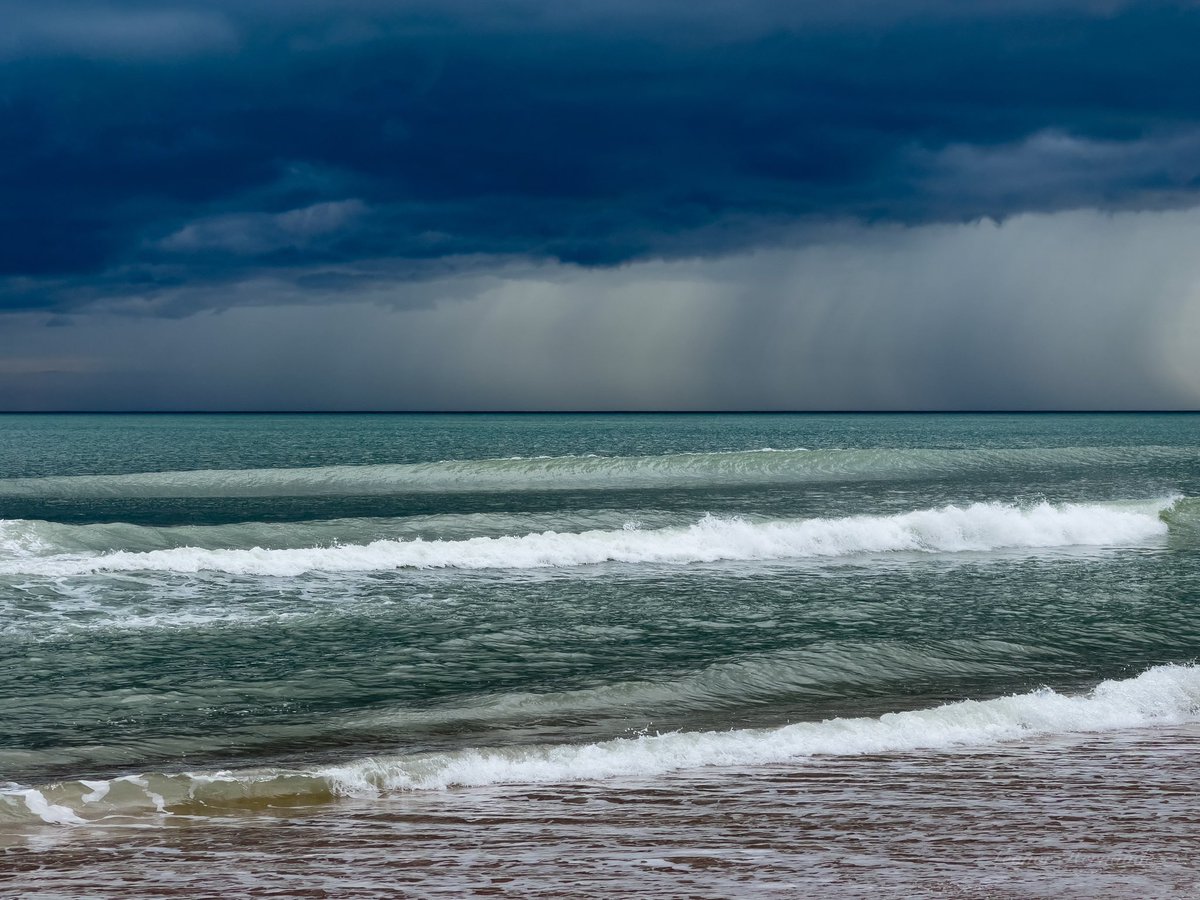 @StormHour
 
@ThePhotoHour
 
@PhotoOfThe
 
@ophetstrand_nl
 
@noordzeenieuws
 
@mooieluchten
 
@helgavanleur
 
@weer
 
@Weerbord
 
@Weerfotoklasse1
 
@Weerplaza
 
@BuienRadarNL
 
@omroepwest
  
@weeronline