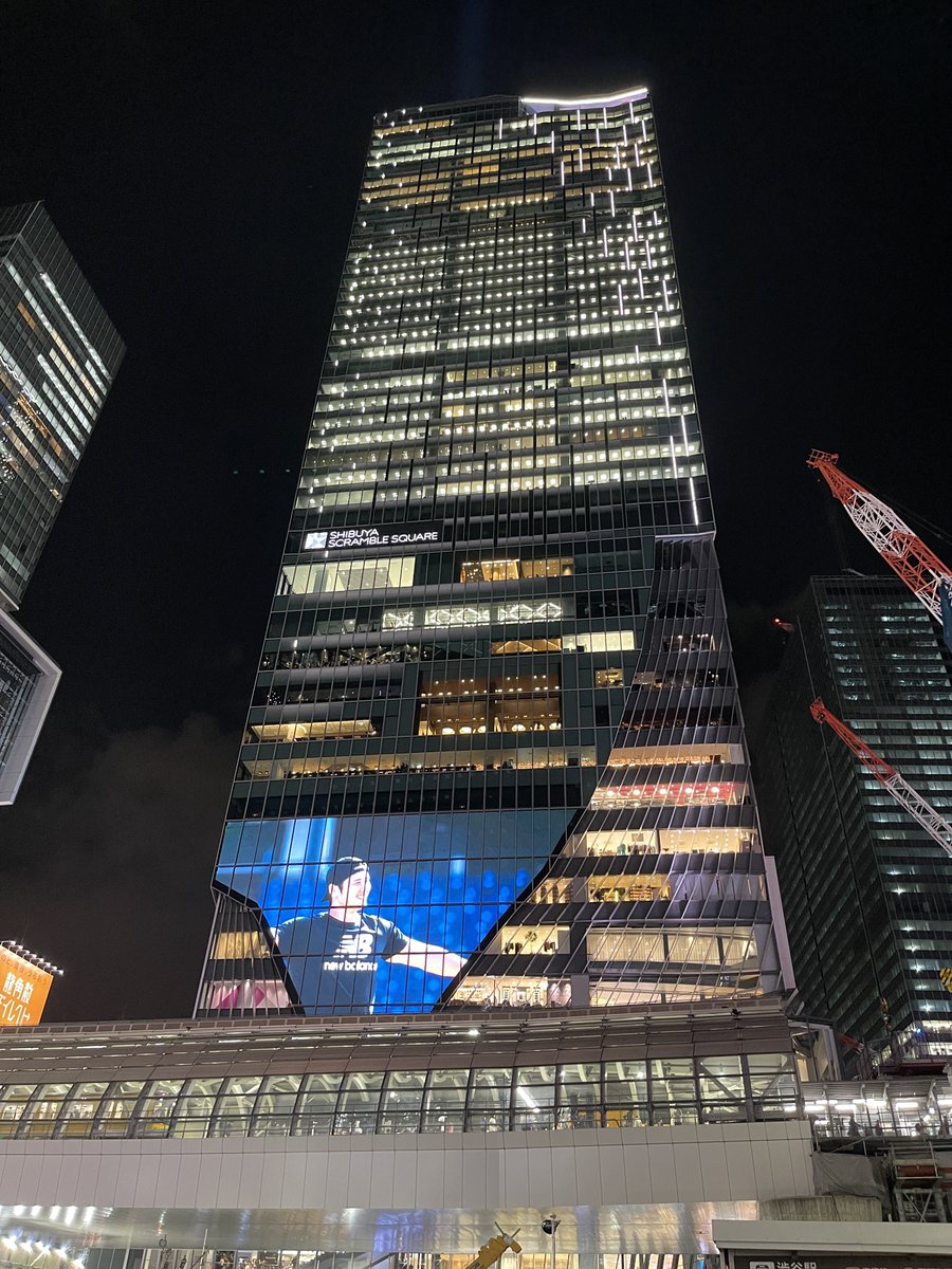 TOLID_BIGPEACH's tweet image. 見てきました😉(左は映像なので音出ます)
※右はこういうビルですよ、という写真で、モニターにはオオタニさんが映ってます🙏)
#小島秀夫 #HideoKojima
#brainstructure #KojimaProductions