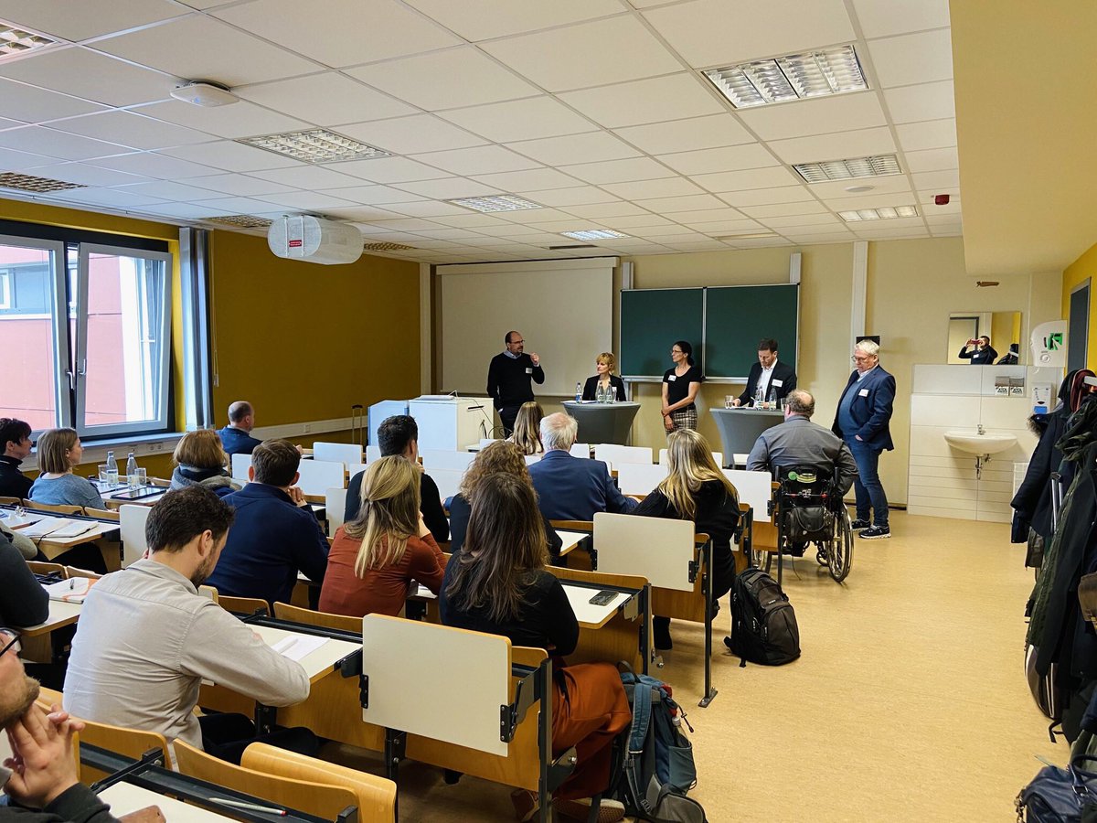 Wie kann ein innovatives Fallmanagement aussehen? Welche Rolle kann biografische Arbeit im Reha-Prozess einnehmen? Diese und viele weitere Fragen wurden in den vergangenen zwei Tagen bei der RTW-Tagung diskutiert! Wir bedanken uns bei allen Beteiligten für ihr Engagement!