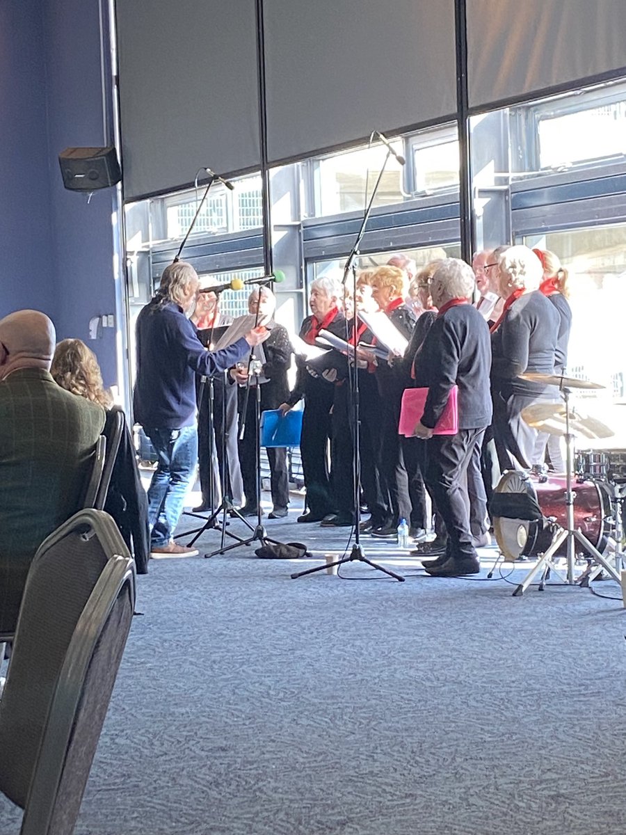 Amazing performance from the Forever Young Singing Group at the ⁦@aontas⁩ Star Awards with ⁦@CityofDublinETB⁩ tutor Brendan Creagh #ALF23 #CreateYourWorld