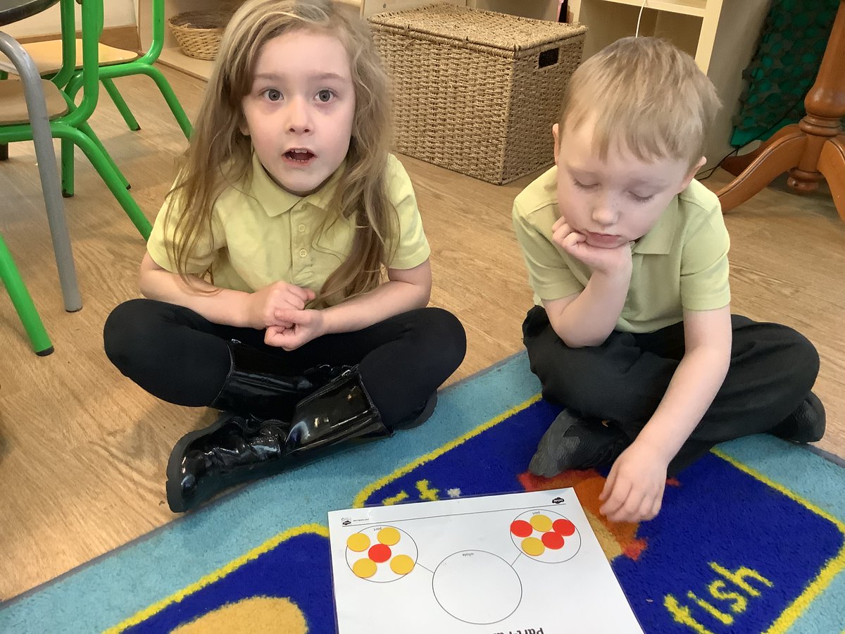 ReceptionHGPA's tweet photo. In maths we explored the different parts which make the whole of 9 and 10 #hardwickgreenpa #hardwickeyfs #hardwickmaths https://t.co/BRtXmRzluh