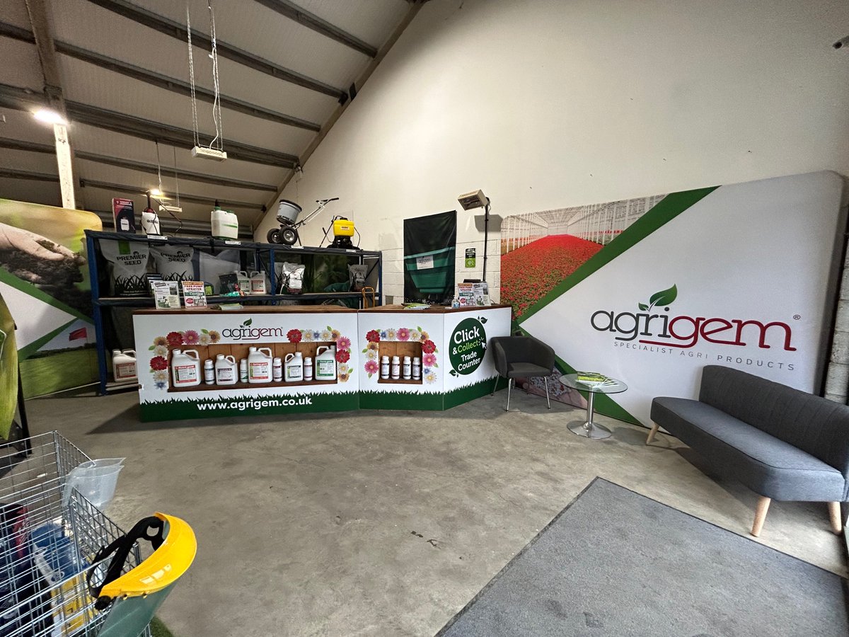 AgrigemLtd's tweet photo. Happy Friday! Don't forget our sales counter is open Monday to Friday 8.00am - 5.30pm, and Saturdays 9.00am - 12.30pm ⏰
Whether you are collecting an order, purchasing an item, or just wanting free technical advice, we are happy to help 🤩
#setforspring #salescounter #offer https://t.co/kE18tYNP3b