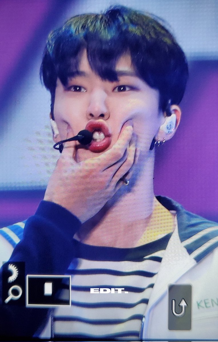 230310 캐럿랜드 첫콘

승관이가 볼 찌부했어ㅠㅠㅠㅠㅠㅠ🧡🧡
#호시 #세븐틴 #HOSHI #순영