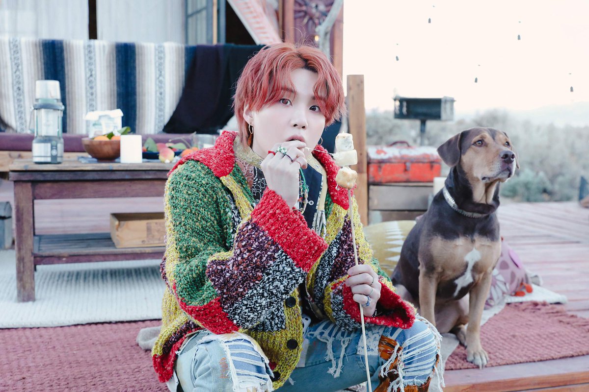 kiss_seven7's tweet photo. [📷] Hilo con todas las fotos del Detrás del Photo Folio de #SUGA compartidas por Naver.

• #Wholly_or_Whole_me @BTS_twt (1) ↓ https://t.co/FUNpzz7rYy