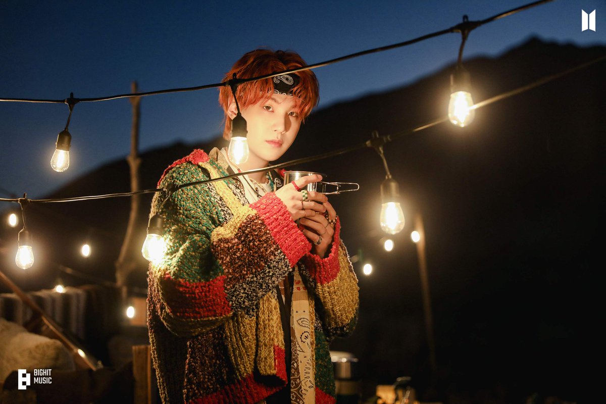 kiss_seven7's tweet photo. [📷] Hilo con todas las fotos del Detrás del Photo Folio de #SUGA compartidas por Naver.

• #Wholly_or_Whole_me @BTS_twt (1) ↓ https://t.co/FUNpzz7rYy