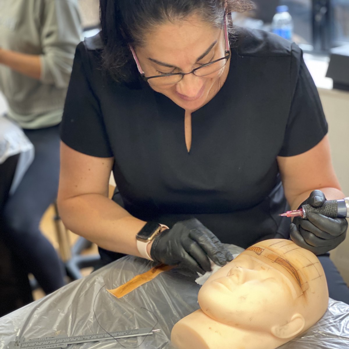 saraduanepmu's tweet image. I offer one to one, affordable skills building and mentoring days in the heart of Kent for qualified artists who need a bit of extra help and  can tailor these days to suit your needs. 

#permanentmakeuptraining #semipermanentmakeuptraining #permanentmakeuptrainingkent