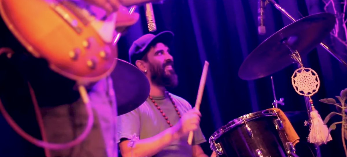 deramosdigital's tweet photo. Elevé presentó su single Accidentes, “una canción para experimentarla en vivo”: https://t.co/vvAzTx8lot https://t.co/bmNkLQXITI