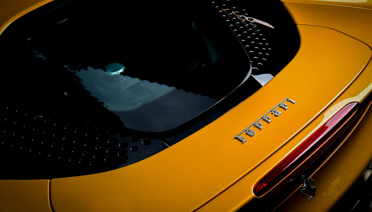 Ferrari's tweet photo. Striking lines that will demand attention on the streets of #HongKong.
#FerrariSF90Spider #Ferrari https://t.co/jlQ3XEfkA8