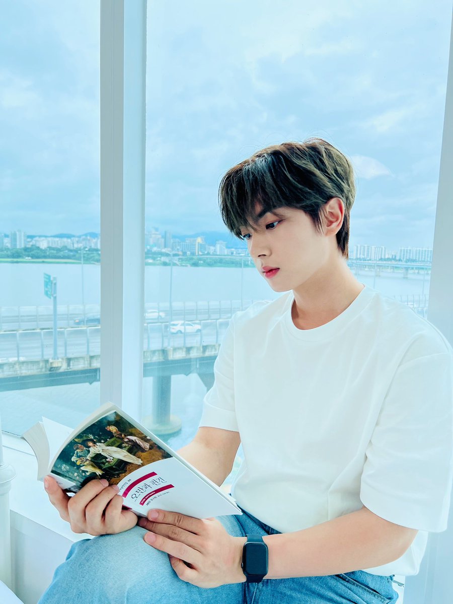 [#강현]
이런 곳에서 
매일 책 읽고 싶다🥹