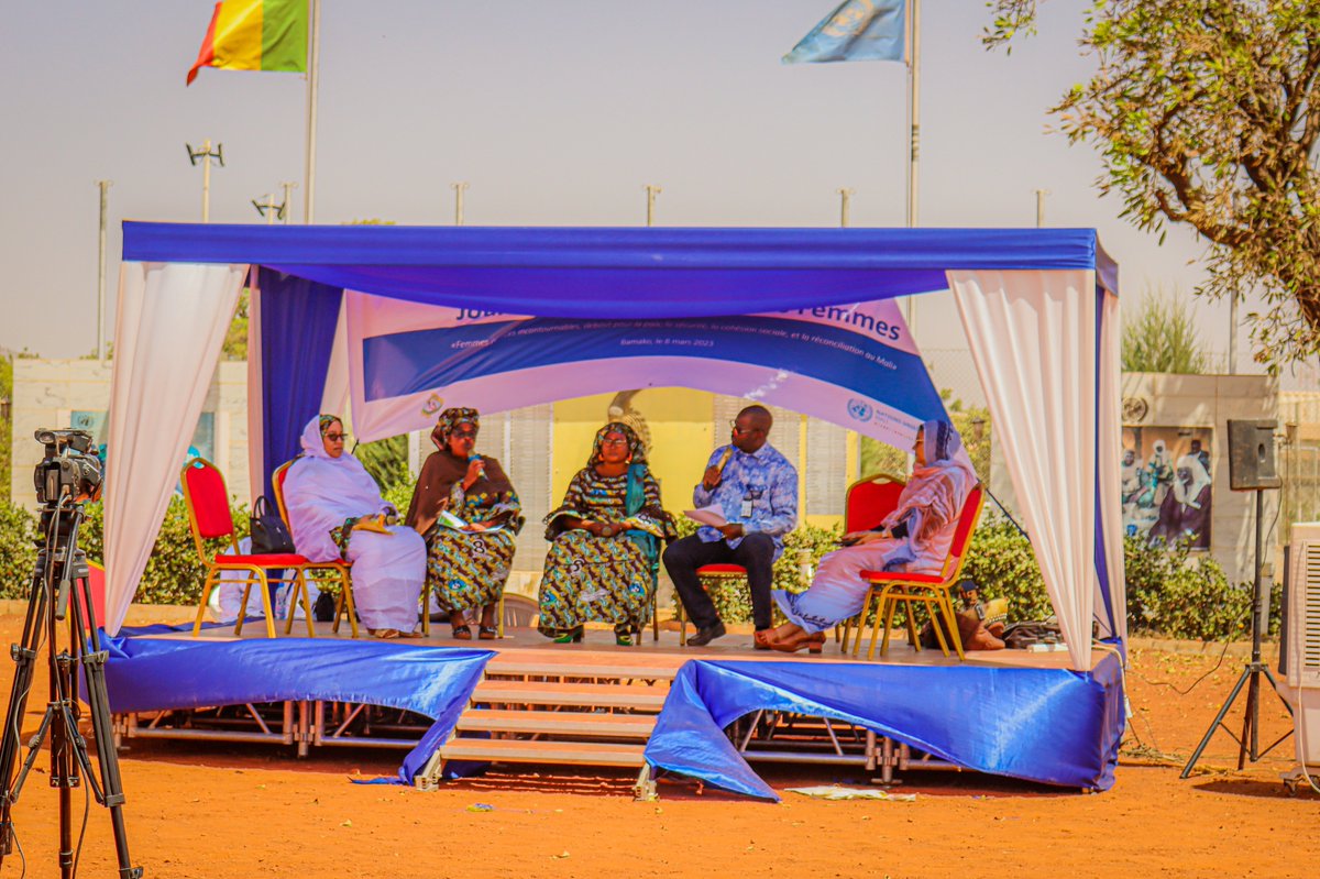 unfpa_mali's tweet photo. #JournéeDesFemmes par @onu_mali : au nom du #GDAF, @AmbCanMali et @unfpa_mali ont réitéré leur engagement à soutenir le gouvernement dans la participation des #femmes à la vie politique et économique, au processus de la paix et de réconciliation au #Mali.
📍@UN_MINUSMA
🗓️09 Mars https://t.co/xcW0RrZcA9