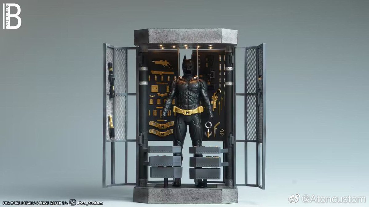 I__Love__Heroes's tweet photo. 1/12 Scale
Bat Armoury Ver.2.0
#AtonCustom
2.0はウェザリングされ、
ドアフレームに銃が追加されるらしい。 https://t.co/hOP3gSwDS7