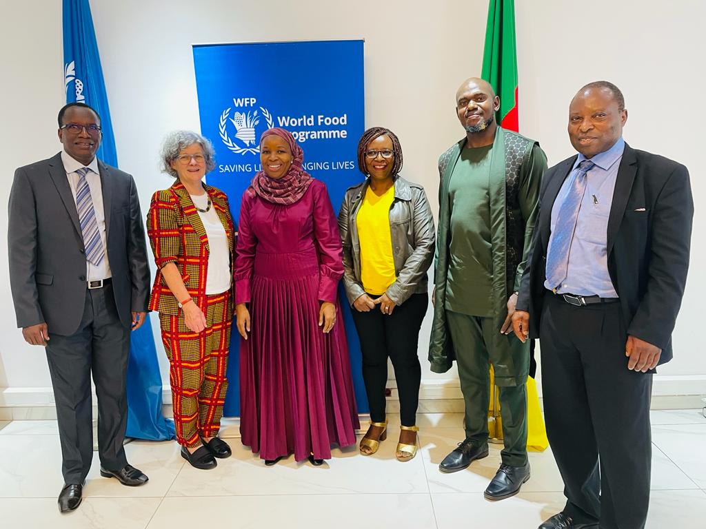 WFP_Cameroon's tweet photo. #WFPCameroon 🇨🇲

Great exchange between @WFP &amp; @Cipotato on possible collaboration on school feeding, nutrition &amp; smallholder #farmers👩‍🌾to grow 🍌root &amp; tuber-based #food🥕🥔value chains in schools &amp; #communities for improved food &amp; nutrition security 

#SDG17
#SDGs
#Partnerships https://t.co/hzCcWqRooG