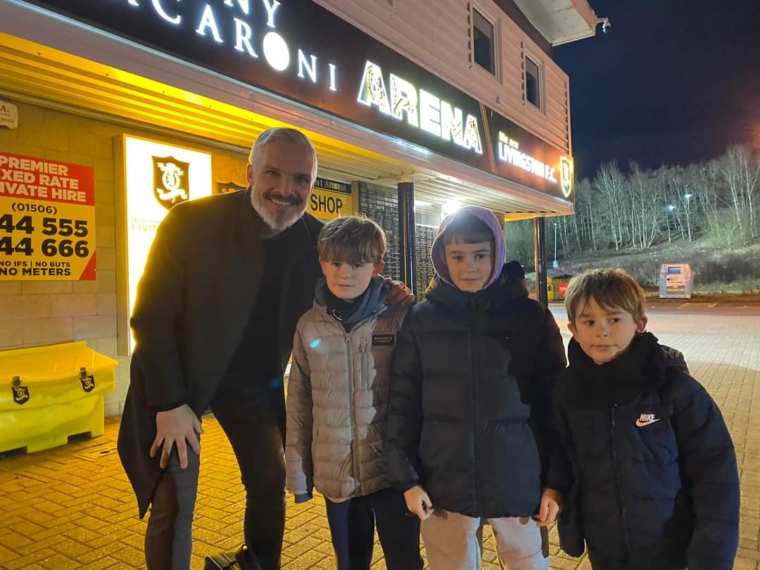 Tramore AFC (@tramoreafc) on Twitter photo Club players Rory, Noah & Tom Murphy meeting former Seagull Jim Goodwin after their draw in midweek
Jim currently is 1st team manager with <a href="/dundeeunitedfc/">Dundee United FC</a> Club players Rory, Noah & Tom Murphy meeting former Seagull Jim Goodwin after their draw in midweek
Jim currently is 1st team manager with <a href="/dundeeunitedfc/">Dundee United FC</a>