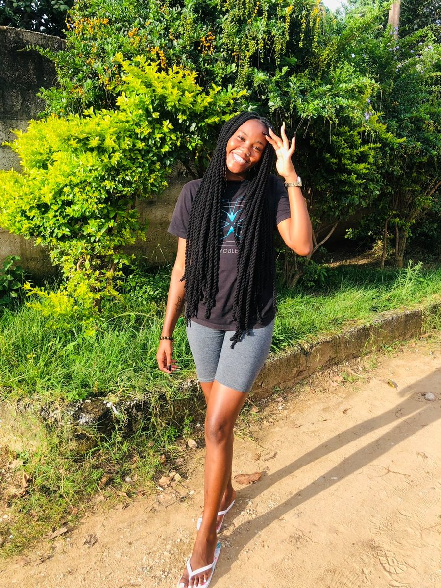 ChristabelMcar1's tweet photo. Now I posed like a normal person 😊 https://t.co/4sf1gwegWH