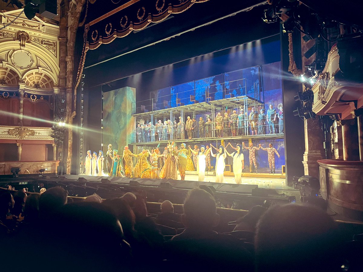 Still basking in the glow of <a href="/E_N_O/">English National Opera</a> 's #Akhnaten 
Blown away with @scottish_katy by the spectacle